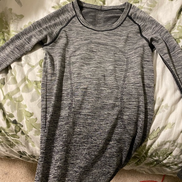 Rare lululemon swiftly tech - Picture 4 of 6